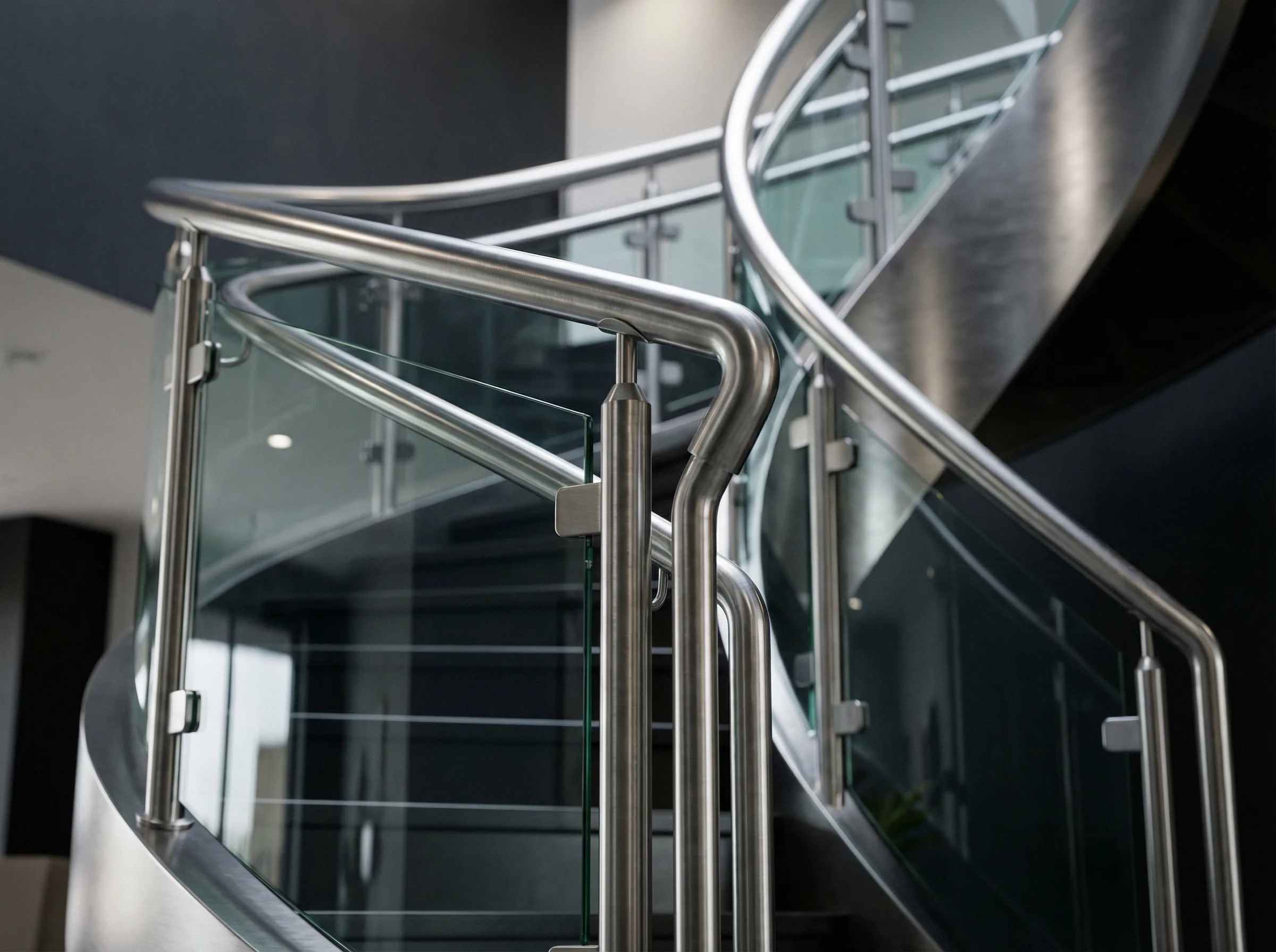 Garde-corps verre inox escalier helicoidal