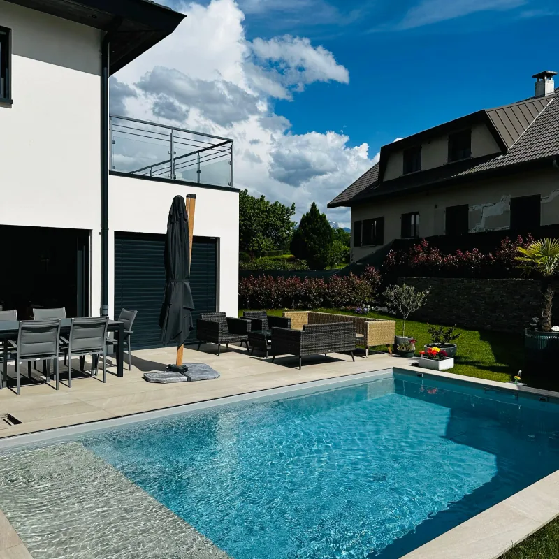 Garde-corps piscine inox lifestyle - vue maison
